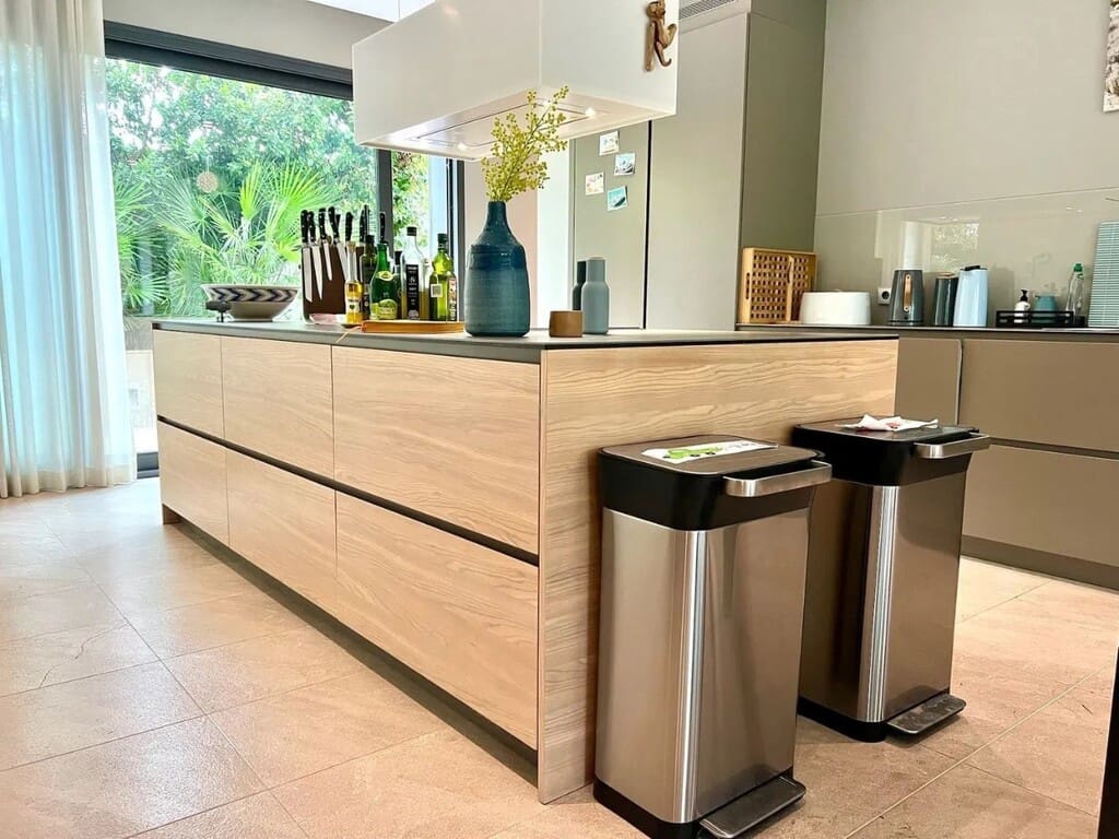 6 bedroom Villa for sale in Santa Ponsa with pool - € 4,995,000 (Ref: 10017222)