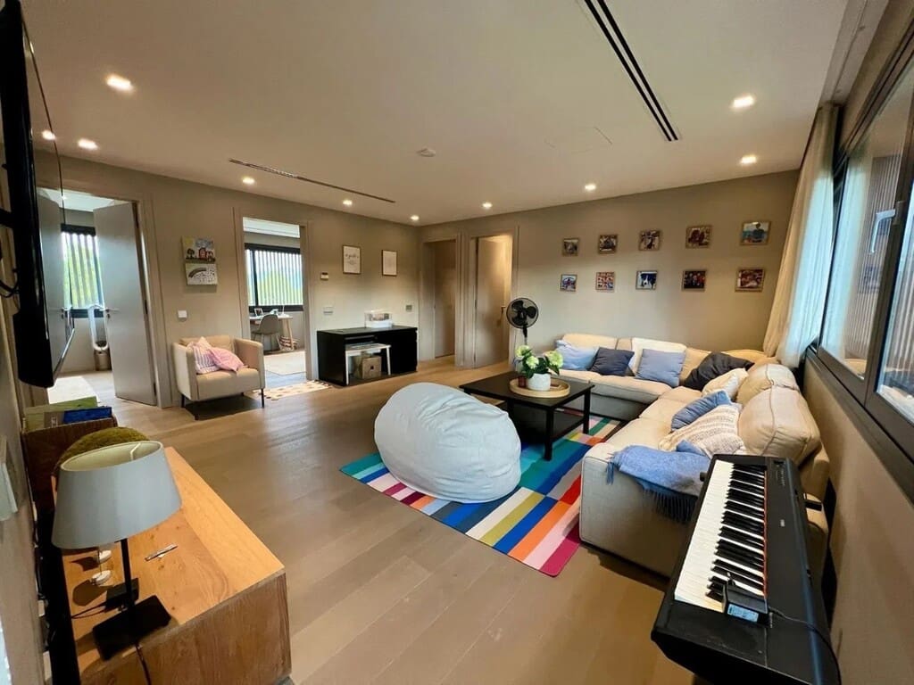 6 bedroom Villa for sale in Santa Ponsa with pool - € 4,995,000 (Ref: 10017222)