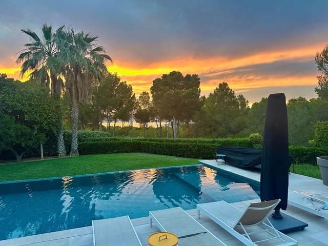 6 bedroom Villa for sale in Santa Ponsa, Calvià with pool - € 4,995,000 (Ref: 10017222)