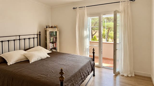 2 bedroom Penthouse for sale in Bendinat, Calvià with pool - € 630,000 (Ref: 10061425)