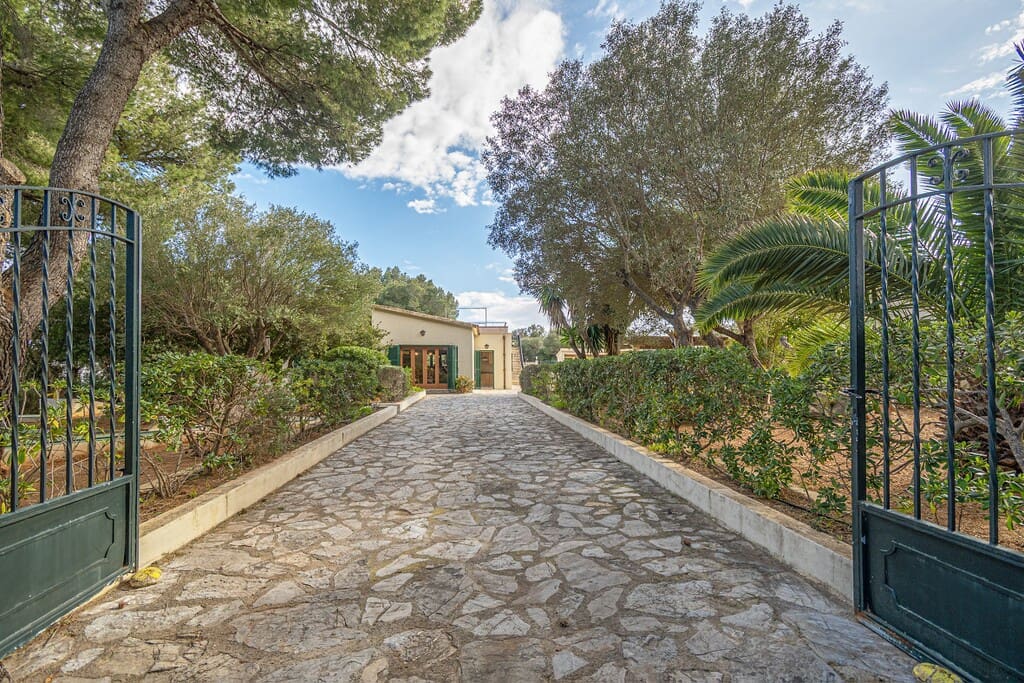 3 slaapkamer Villa te koop in Cala Murada met zwembad garage - € 915.000 (Ref: 10061428)