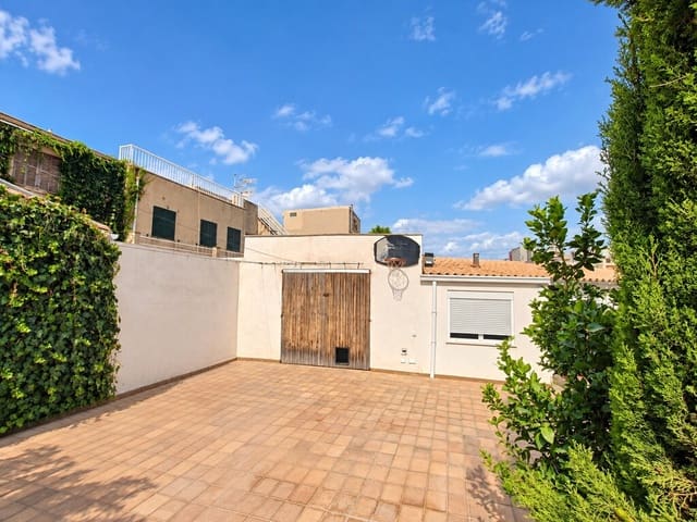 2 bedroom Villa for sale in Es Molinar / El Molinar, Palma de Mallorca with pool garage - € 2,655,000 (Ref: 10109084)