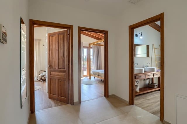5 sypialnia Finka/Dom wiejski na sprzedaż w Búger z basenem garażem - 2 150 000 € (Ref: 10135857)