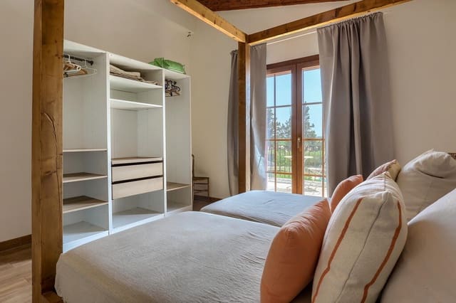 5 sypialnia Finka/Dom wiejski na sprzedaż w Búger z basenem garażem - 2 150 000 € (Ref: 10135857)