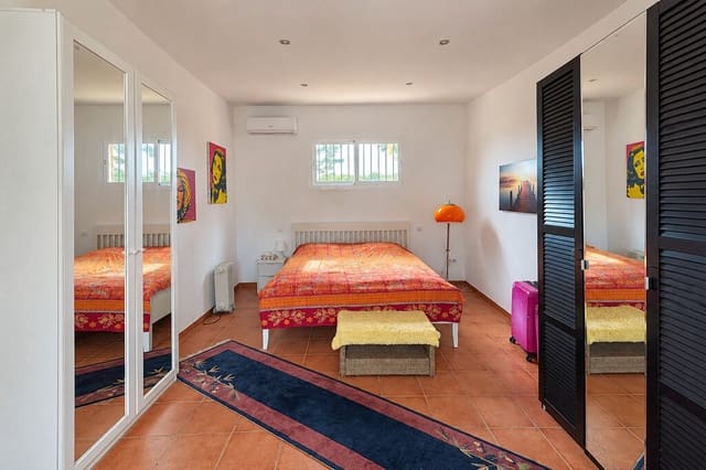 4 quarto Quinta/Casa Rural para venda em Llucmajor com piscina garagem - 990 000 € (Ref: 10139374)