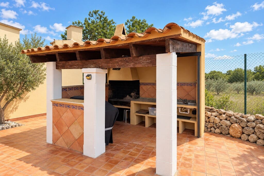 4 quarto Quinta/Casa Rural para venda em Llucmajor com piscina garagem - 990 000 € (Ref: 10139374)