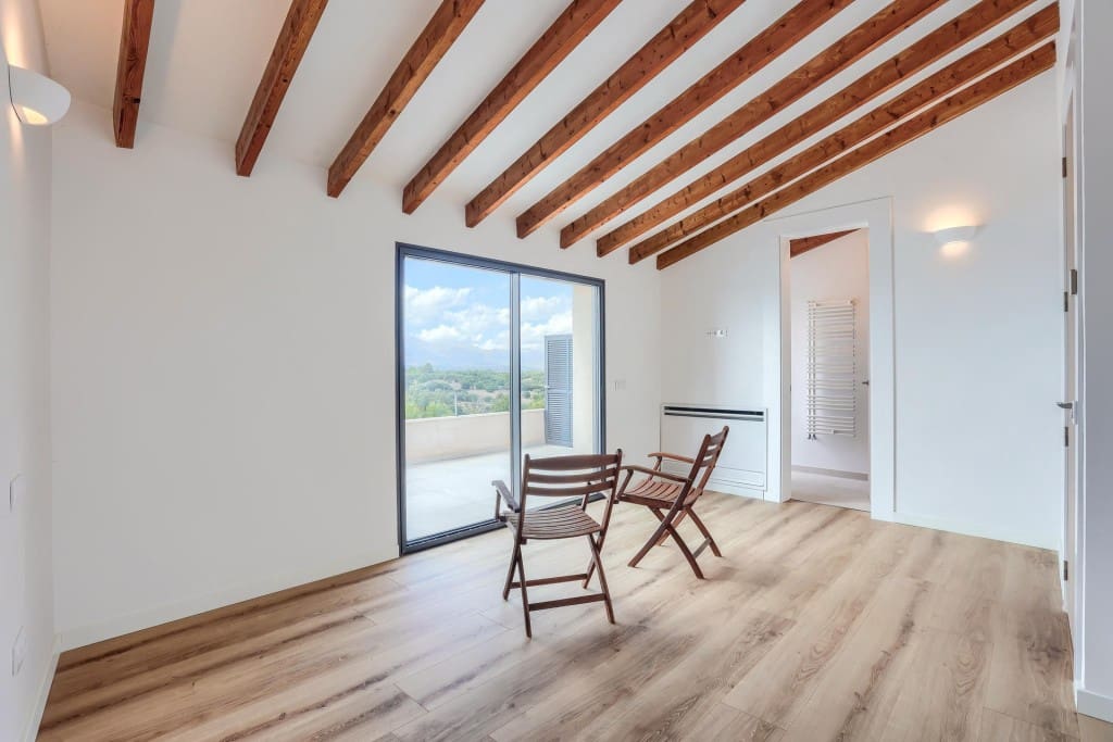 3 makuuhuone Omakotitalo myytävänä paikassa Llubi mukana uima-altaan 
autotalli - 1 320 000 € (Ref: 9528538)