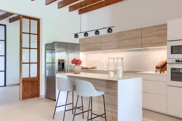 3 makuuhuone Omakotitalo myytävänä paikassa Llubí mukana uima-altaan 
autotalli - 1 320 000 € (Ref: 9528538)