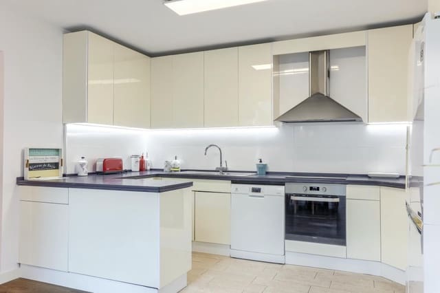 3 soverom Hus til salgs i Portals Nous, Calvià med svømmebasseng garasje - € 745 000 (Ref: 9528543)