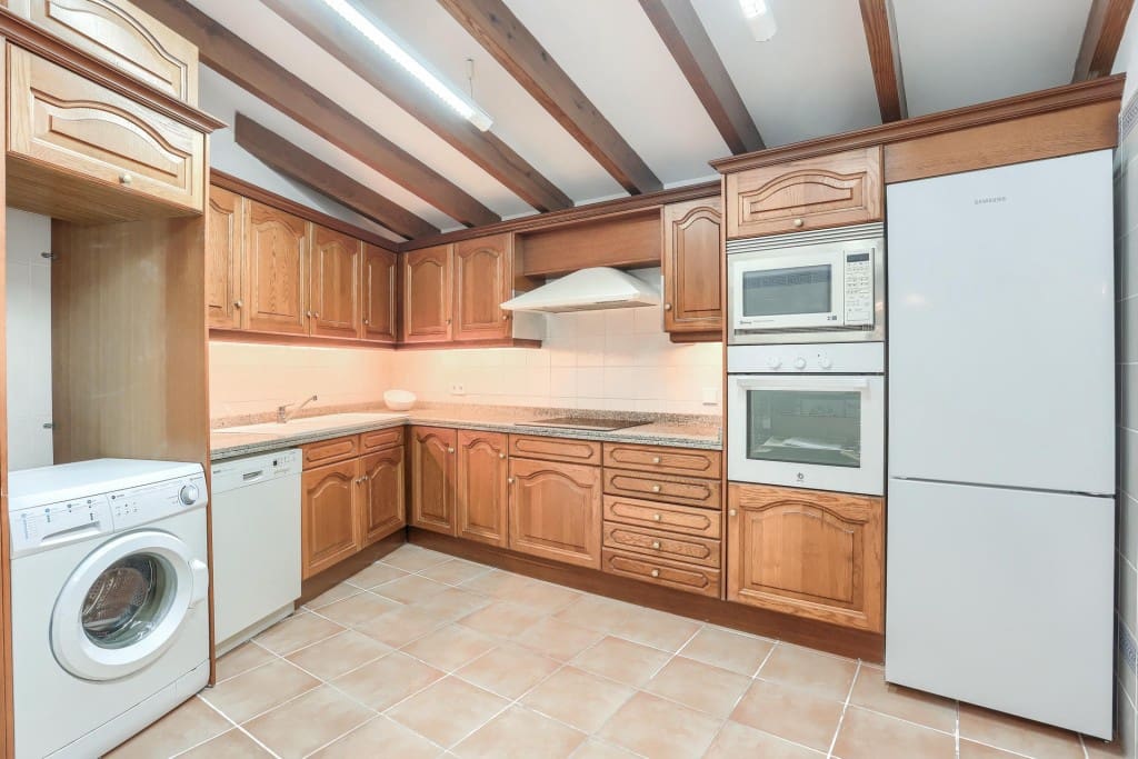 Commercial for sale in Pollensa / Pollenca with garage - € 900,000 (Ref: 9528548)