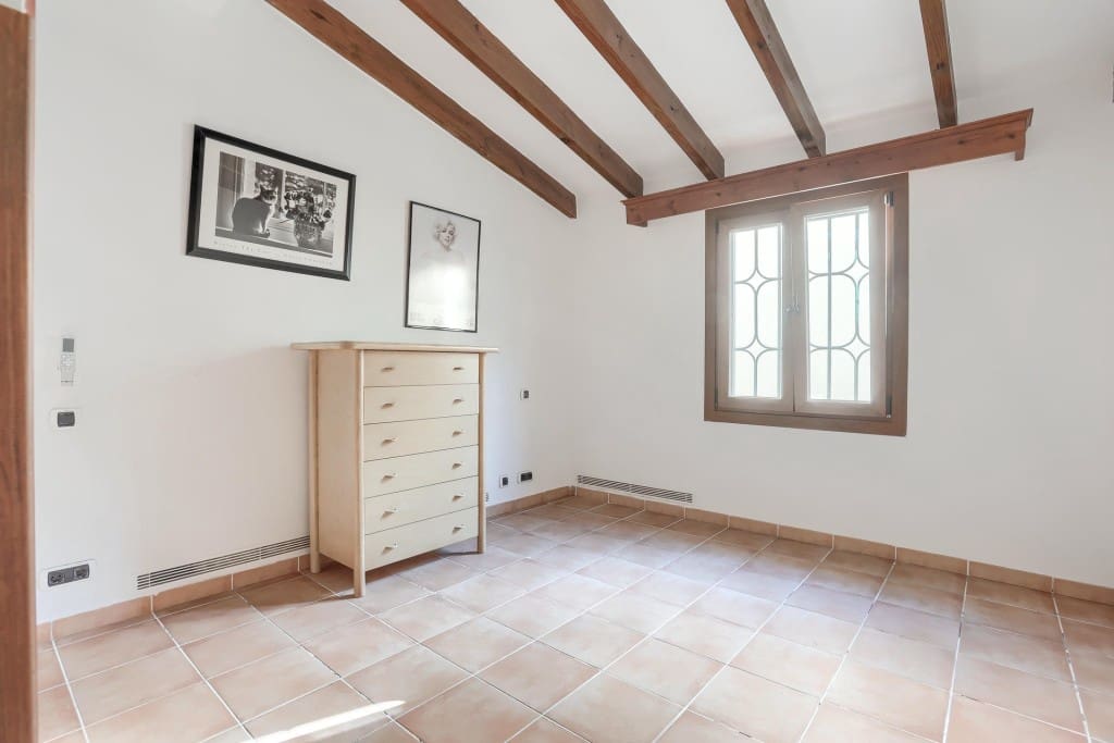 Commercial for sale in Pollensa / Pollenca with garage - € 900,000 (Ref: 9528548)