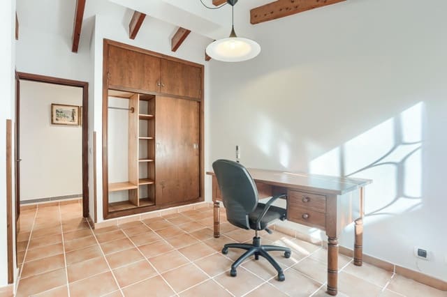 Kommersiell til salgs i Port de Pollença, Pollensa / Pollença med garasje - € 900 000 (Ref: 9528548)