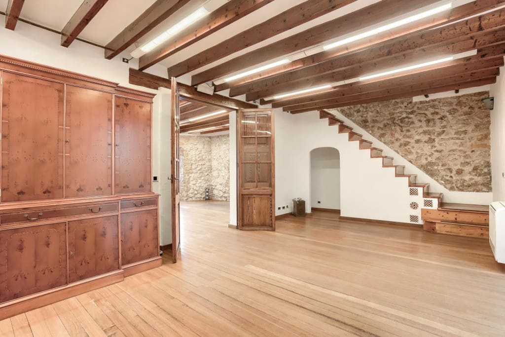 Commercial for sale in Pollensa / Pollenca with garage - € 900,000 (Ref: 9528548)