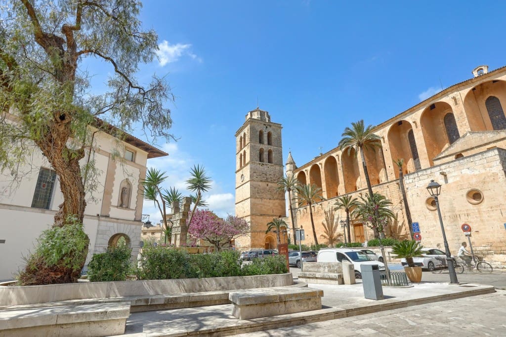 4 soveværelse Byhus til salg i Muro med swimmingpool garage - € 1.650.000 (Ref: 9530076)