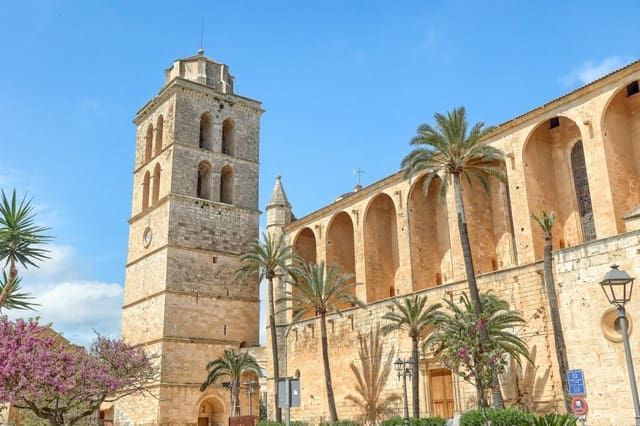 4 soveværelse Byhus til salg i Muro med swimmingpool garage - € 1.650.000 (Ref: 9530076)