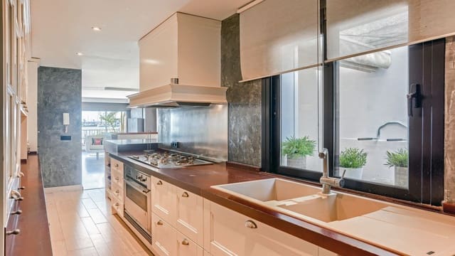 4 chambre Appartement à vendre à Puerto de Alcudia, Alcúdia - 1 700 000 € (Ref: 9530080)