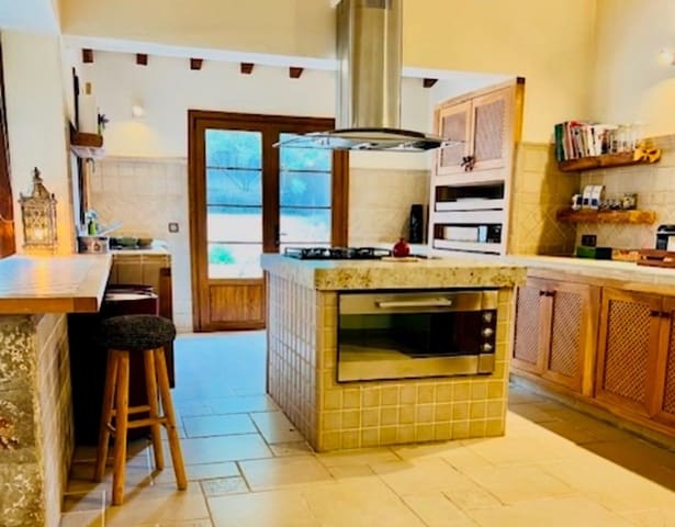 4 slaapkamer Finca/Landhuis te koop in Calvià met zwembad garage - € 1.995.000 (Ref: 9530090)