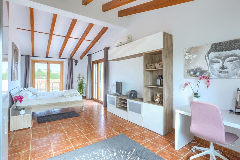 6 bedroom Finca/Country House for sale in Alcudia with pool garage - € 2,690,000 (Ref: 9530092)