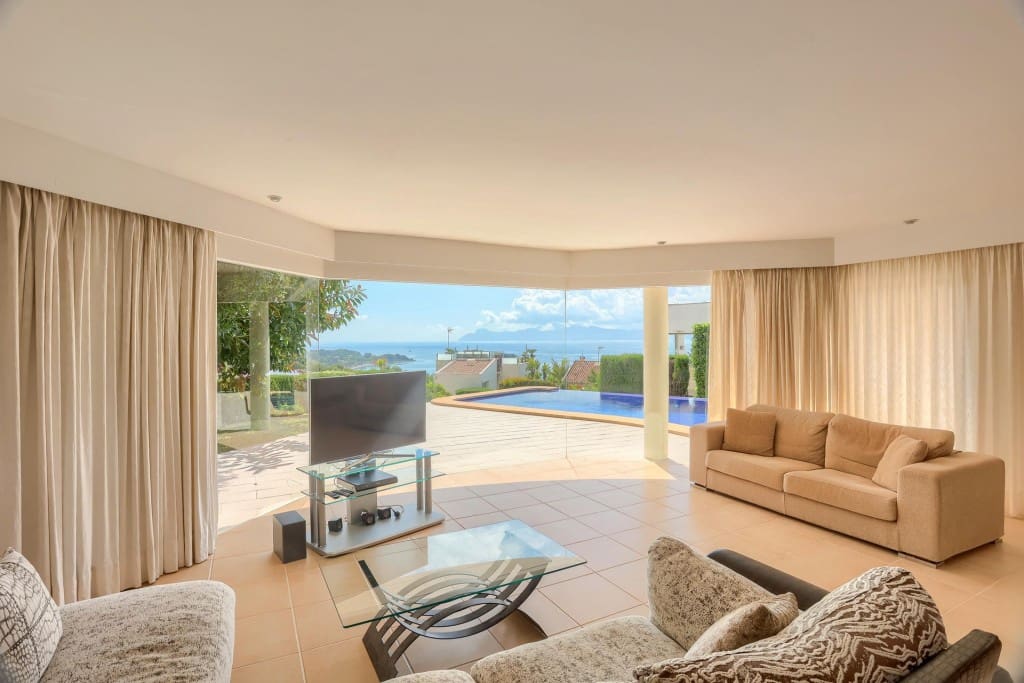 5 bedroom Villa for sale in Alcudia with pool garage - € 2,275,000 (Ref: 9533279)