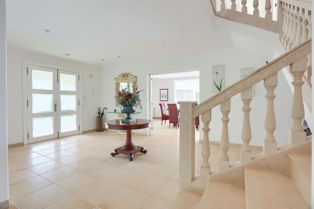 5 bedroom Villa for sale in Alcudia with pool garage - € 2,275,000 (Ref: 9533279)