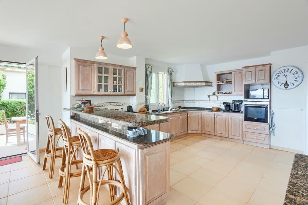 5 bedroom Villa for sale in Alcudia with pool garage - € 2,275,000 (Ref: 9533279)