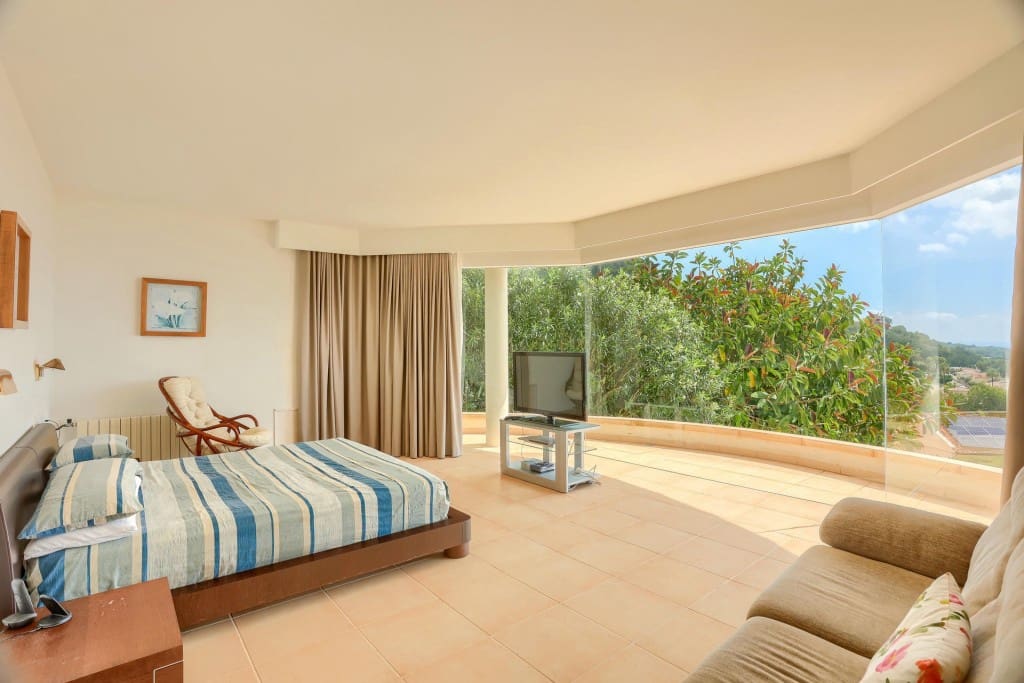 5 bedroom Villa for sale in Alcudia with pool garage - € 2,275,000 (Ref: 9533279)