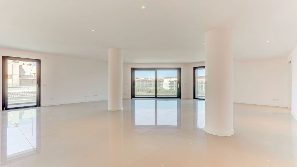 3 soverom Penthouse til salgs i Puerto de Alcudia med garasje - € 1 300 000 (Ref: 9533280)