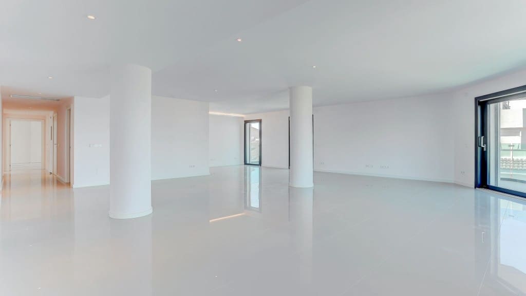 3 soverom Penthouse til salgs i Puerto de Alcudia med garasje - € 1 300 000 (Ref: 9533280)