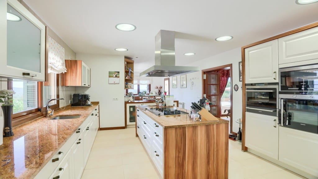 6 chambre Finca/Maison de Campagne à vendre à Puntiro avec piscine garage - 2 250 000 € (Ref: 9533288)