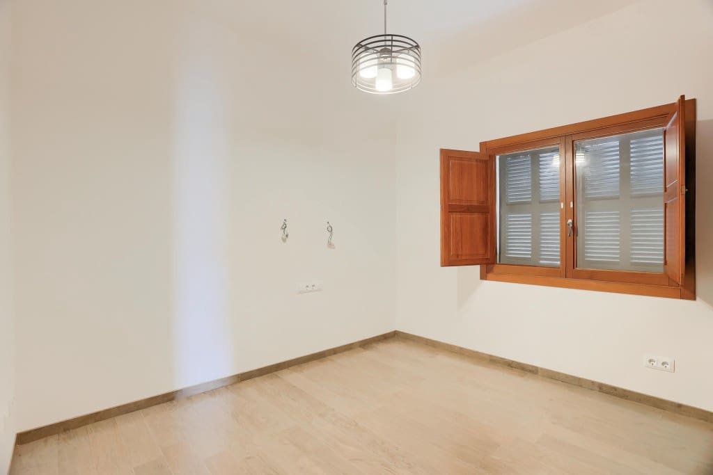 3 slaapkamer Villa te koop in Puntiro met zwembad garage - € 1.855.000 (Ref: 9533298)