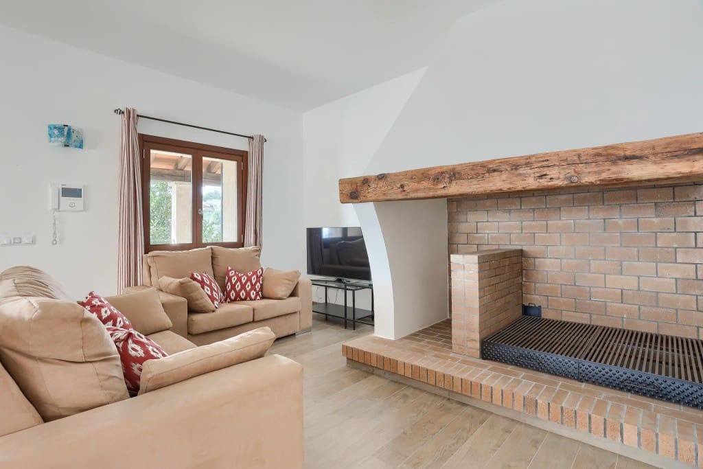 3 slaapkamer Villa te koop in Puntiro met zwembad garage - € 1.855.000 (Ref: 9533298)