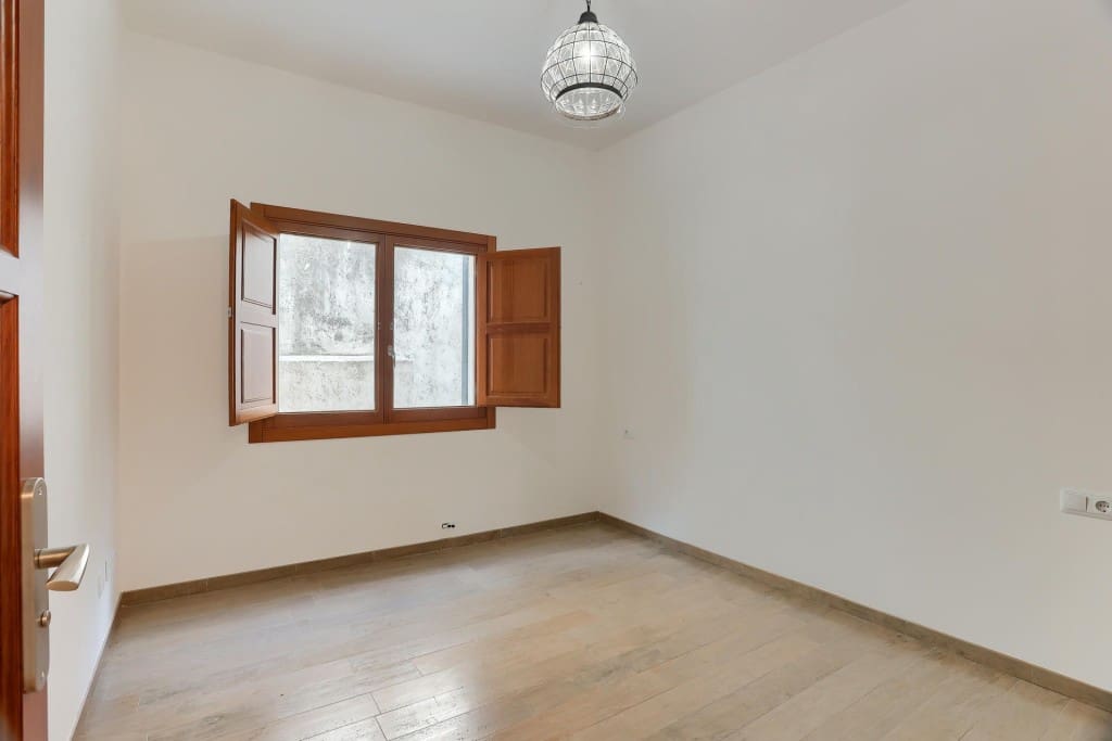 3 slaapkamer Villa te koop in Puntiro met zwembad garage - € 1.855.000 (Ref: 9533298)