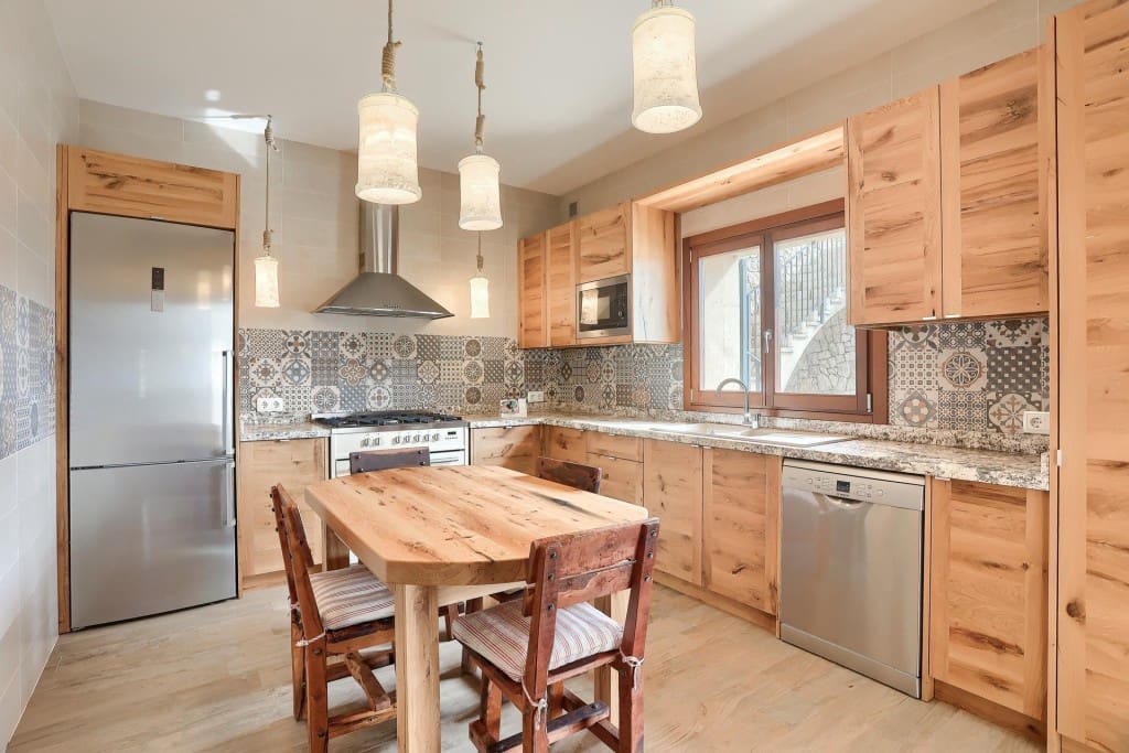 3 slaapkamer Villa te koop in Puntiro met zwembad garage - € 1.855.000 (Ref: 9533298)