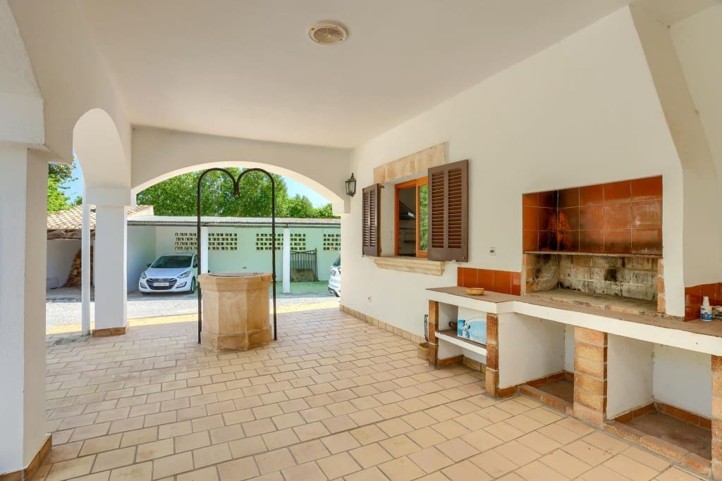 5 bedroom Finca/Country House for sale in Alcudia with pool garage - € 3,200,000 (Ref: 9533303)