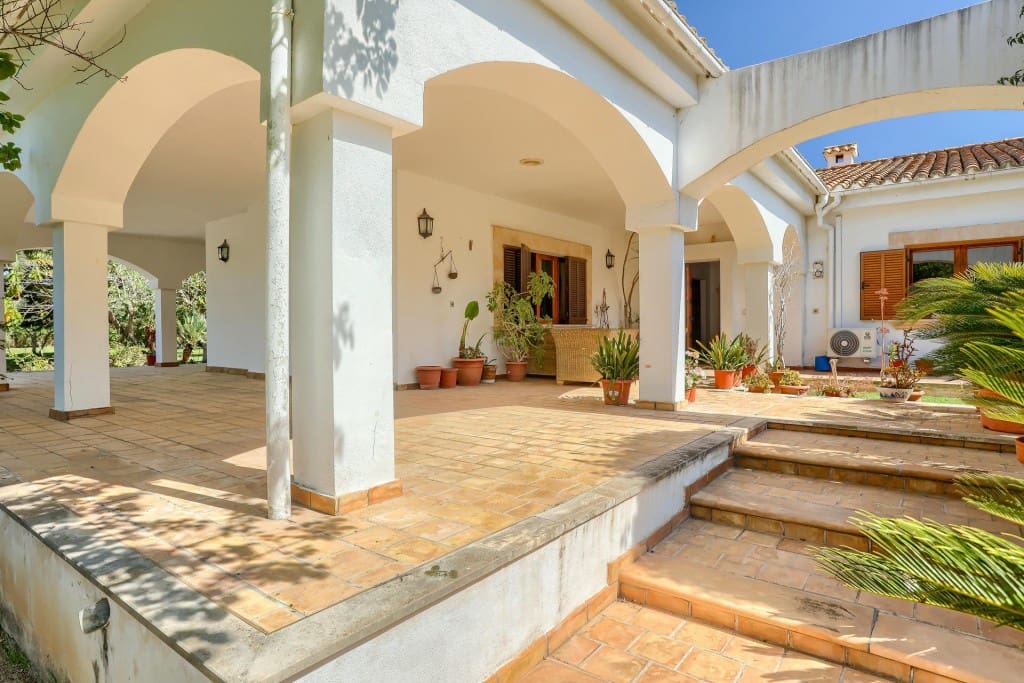 5 bedroom Finca/Country House for sale in Alcudia with pool garage - € 3,200,000 (Ref: 9533303)