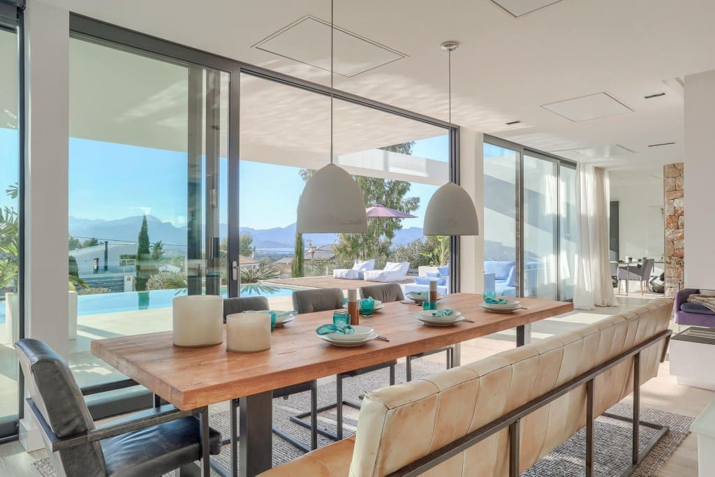 5 bedroom Villa for sale in Mal Pas-Bon Aire with pool garage - € 2,990,000 (Ref: 9594736)