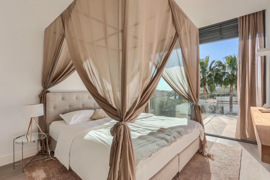 5 bedroom Villa for sale in Mal Pas-Bon Aire with pool garage - € 2,990,000 (Ref: 9594736)