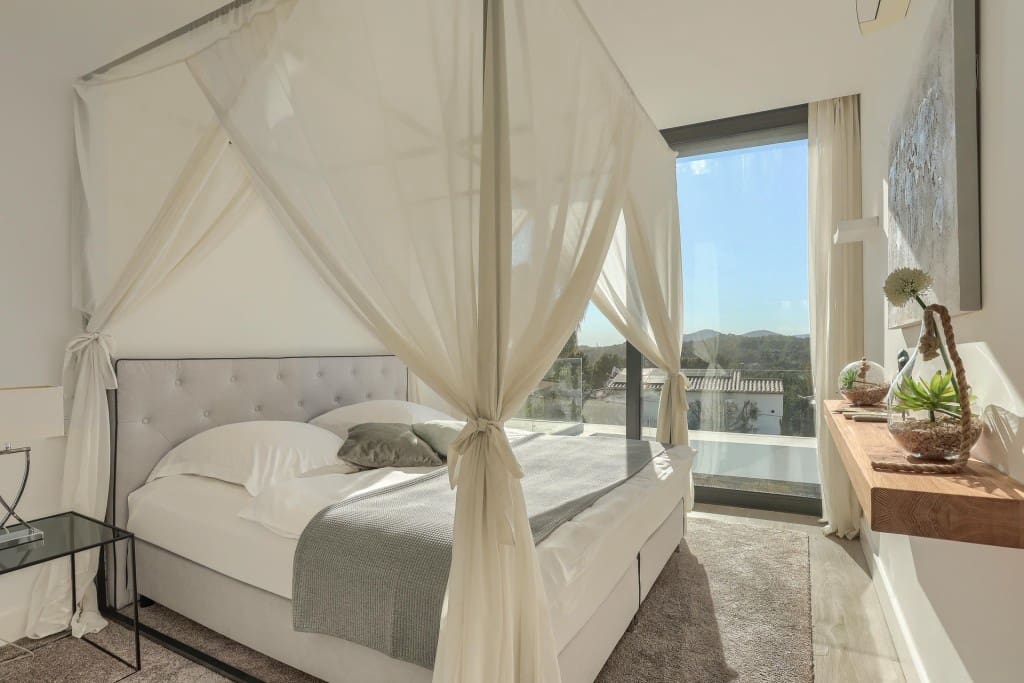 5 bedroom Villa for sale in Mal Pas-Bon Aire with pool garage - € 2,990,000 (Ref: 9594736)