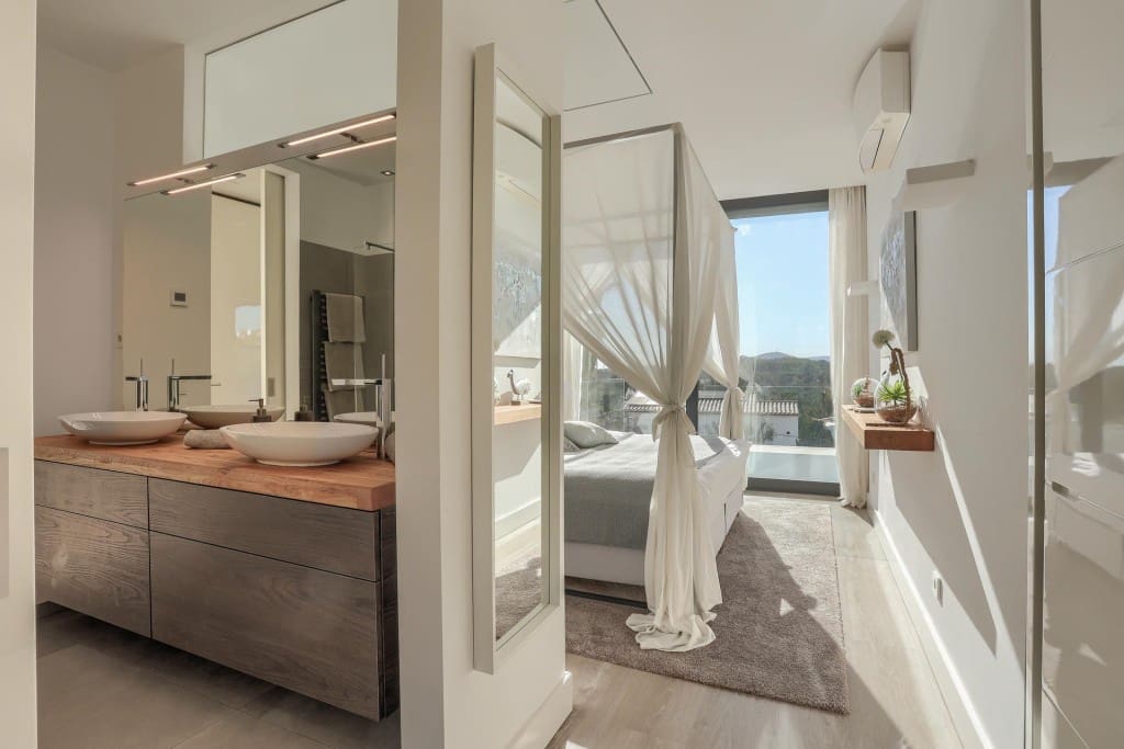 5 bedroom Villa for sale in Mal Pas-Bon Aire with pool garage - € 2,990,000 (Ref: 9594736)