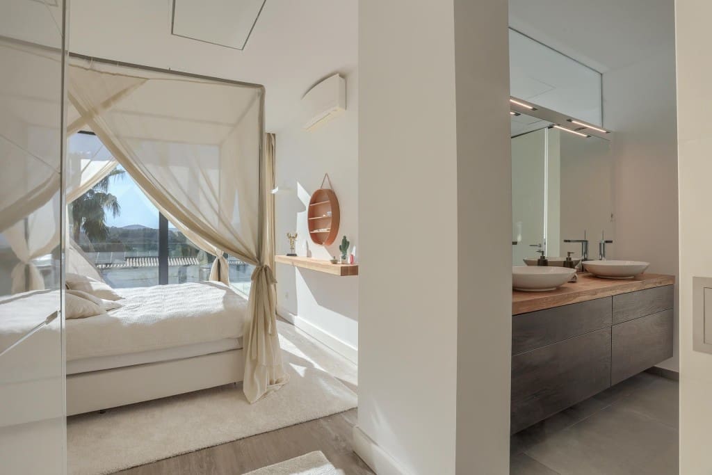 5 bedroom Villa for sale in Mal Pas-Bon Aire with pool garage - € 2,990,000 (Ref: 9594736)