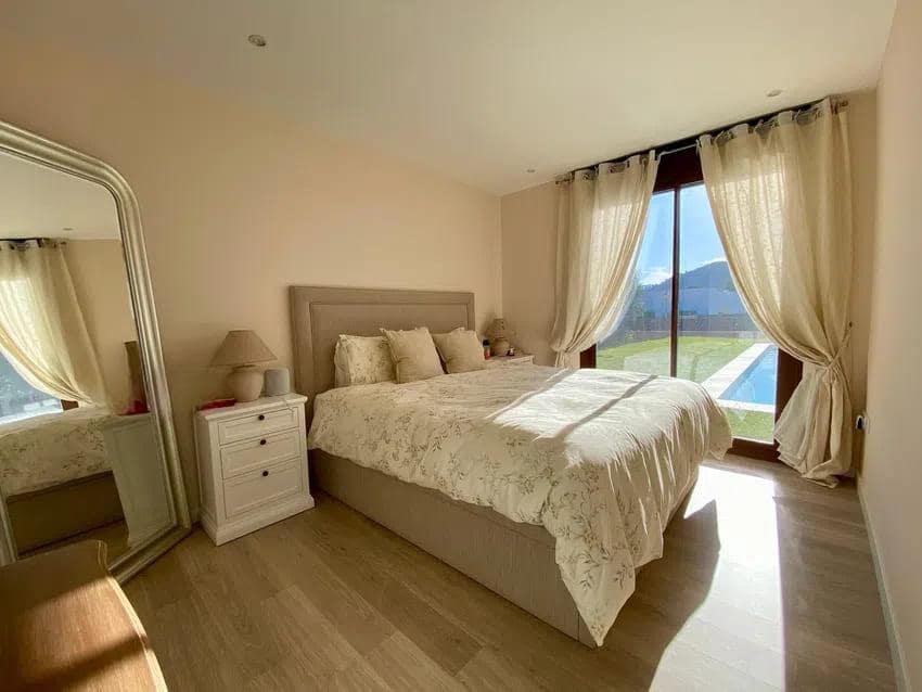 4 bedroom Villa for sale in Bunyola with pool garage - € 1,980,000 (Ref: 9735369)