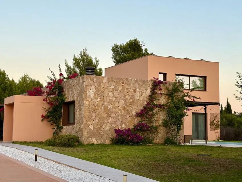 4 bedroom Villa for sale in Bunyola with pool garage - € 1,980,000 (Ref: 9735369)