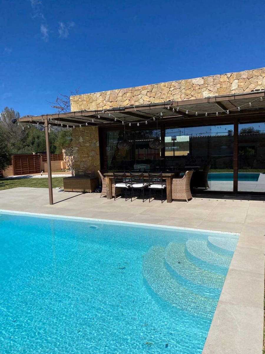 4 bedroom Villa for sale in Bunyola with pool garage - € 1,980,000 (Ref: 9735369)