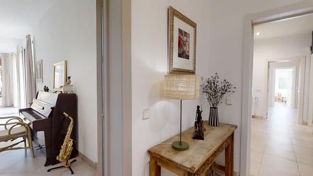 4 soverom Villa til salgs i Santa Ponsa, Calvià med svømmebasseng garasje - € 2 800 000 (Ref: 9758711)