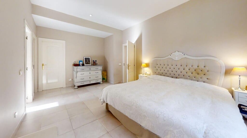 4 soverom Villa til salgs i Santa Ponsa med svømmebasseng garasje - € 2 800 000 (Ref: 9758711)