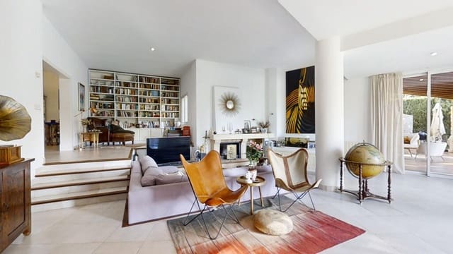 4 soverom Villa til salgs i Santa Ponsa, Calvià med svømmebasseng garasje - € 2 800 000 (Ref: 9758711)