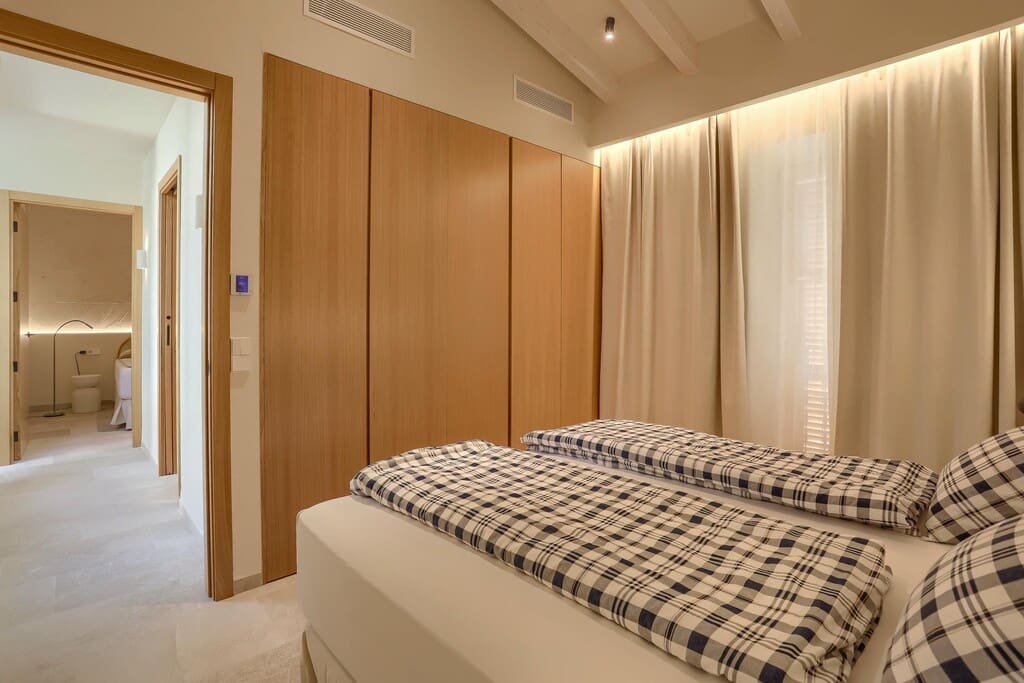 4 sypialnia Dom na sprzedaż w Campanet z basenem garażem - 1 980 000 € (Ref: 9761811)