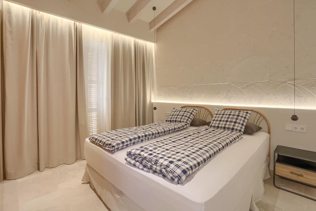 4 sypialnia Dom na sprzedaż w Campanet z basenem garażem - 1 980 000 € (Ref: 9761811)