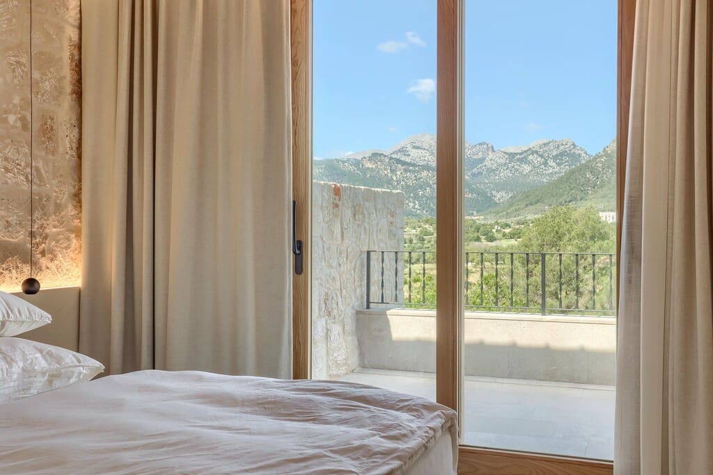 4 sypialnia Dom na sprzedaż w Campanet z basenem garażem - 1 980 000 € (Ref: 9761811)