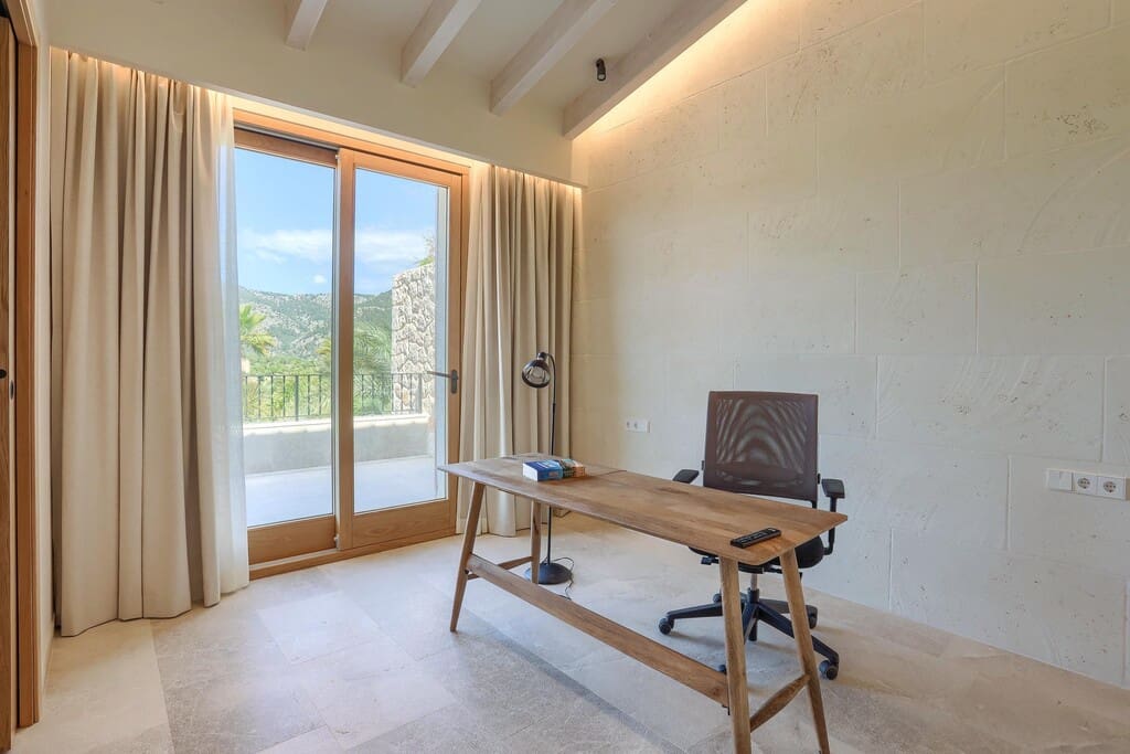 4 sypialnia Dom na sprzedaż w Campanet z basenem garażem - 1 980 000 € (Ref: 9761811)